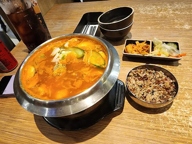 Seoul Garden HOTPOT & CAFE IMM