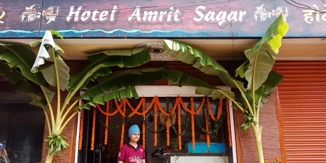 OYO 28046 Hotel Amrit Sagar