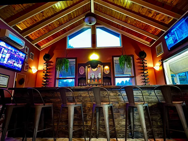 Redneck Romeo's Saloon