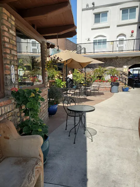 Breezeway Cafe
