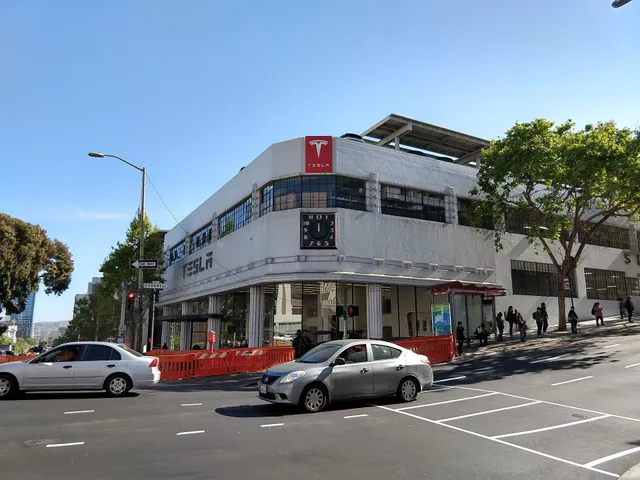 Tesla San Francisco - Van Ness