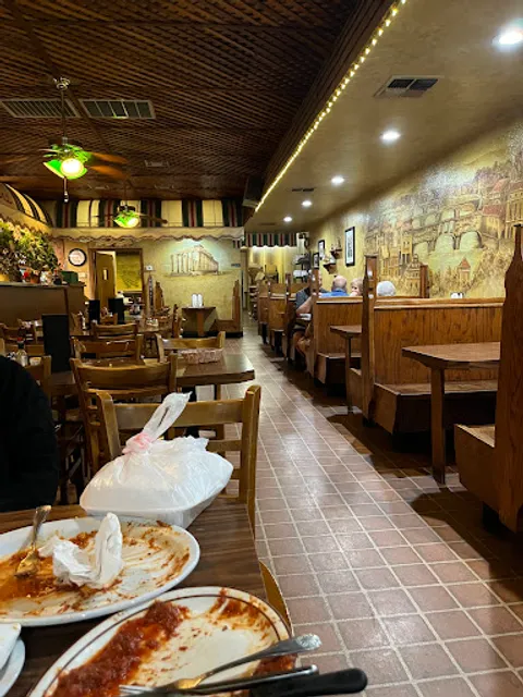 Luna Pizzeria & Italian Restaurant