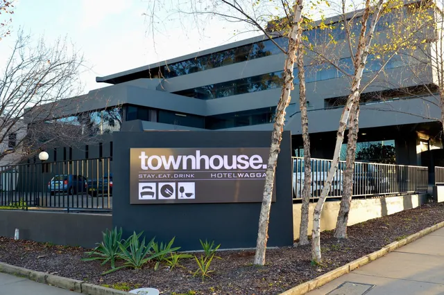 Townhouse Hotel Wagga