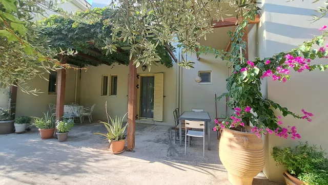 Mavrogenis Farm - Modi