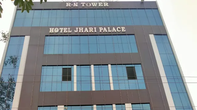 HOTEL JHARI PALACE