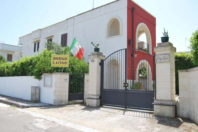 Residence Borgo Latino - Localo