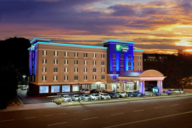 Holiday Inn Express & Suites Knoxville West - Papermill Dr by IHG