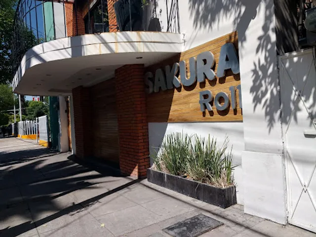 Sakura Roll, Revolución