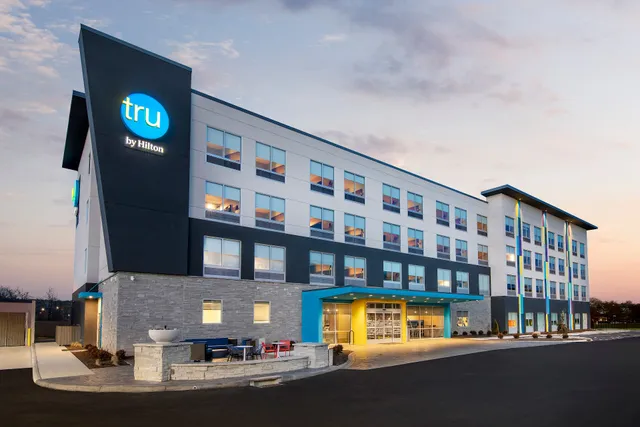 Tru by Hilton Sharonville Cincinnati