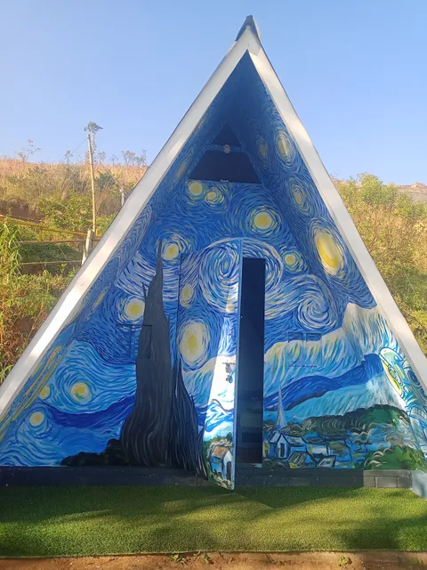 Misty lavender Hill Stay