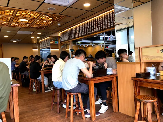 雲鼎阿二麻辣食堂石牌店