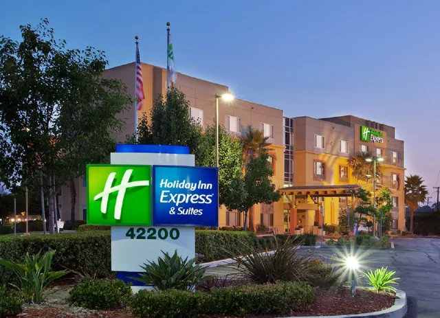 Holiday Inn Express & Suites Fremont - Milpitas Central, an IHG Hotel