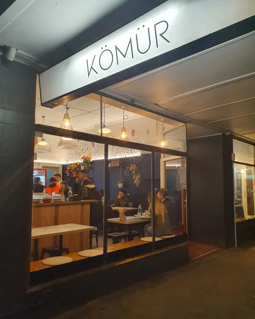 Komur