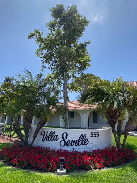 Villa Seville Apartments
