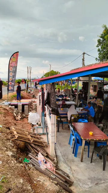 Kedai Lan Ban Pecah