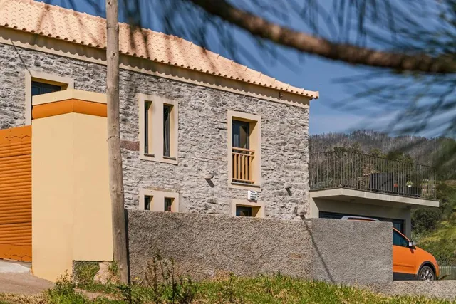 Villa Clementina, Local Tourism