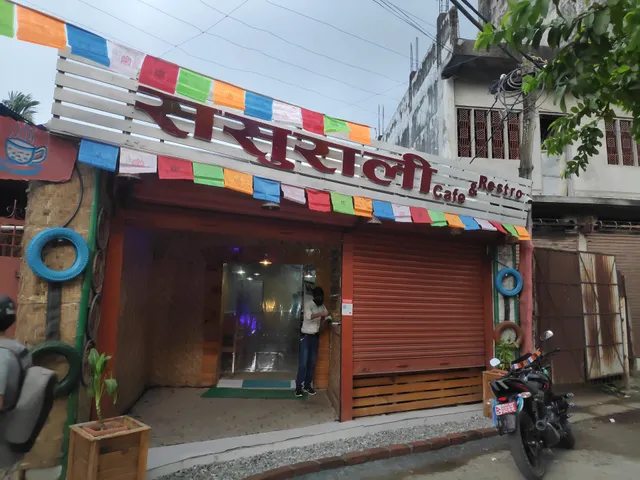 Sasurali Cafe and Restaurant