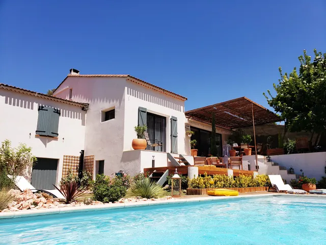 Les Prairies de Fenestrelle " Gîte en Provence" SPA et piscine au cœur de la nature et au calme