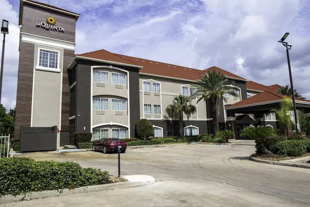 La Quinta Inn & Suites by Wyndham Houston East at Normandy