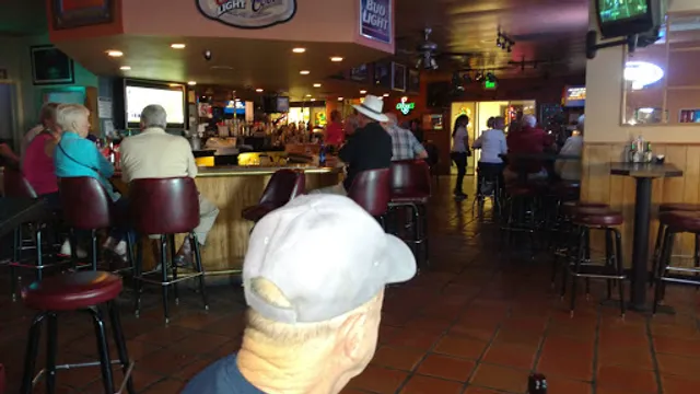 Bottoms Up Bar & Grill