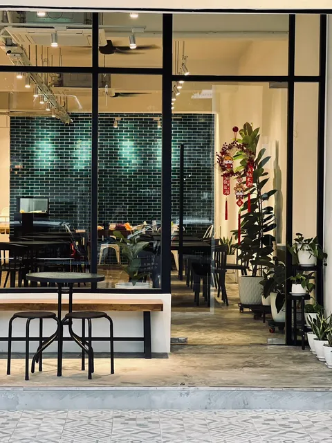 Skinny Dip • Puchong • Café & Restaurant