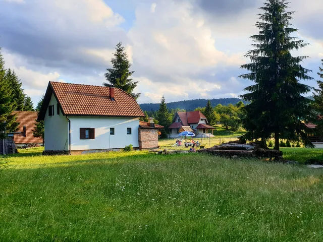 Викендица МИКИ