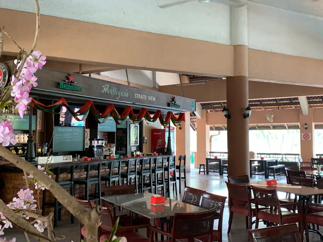 Mulligans Straits View