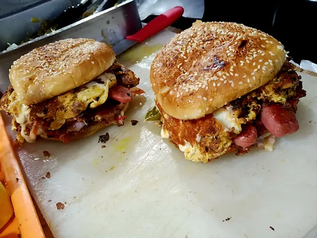 CHATIN Hamburguesas y Tortas