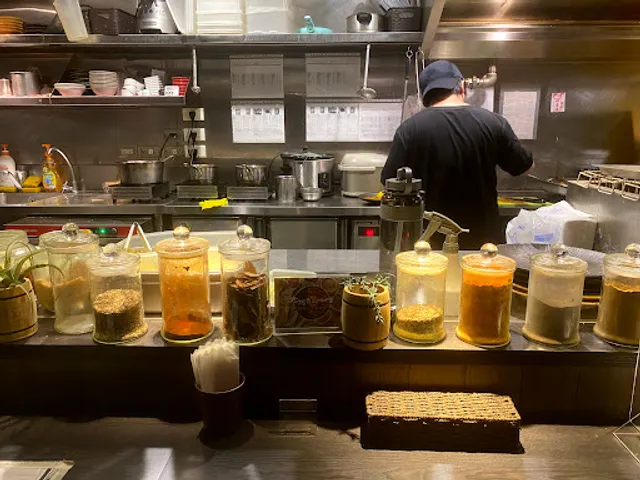 LE ROOM at MAD HOUSE