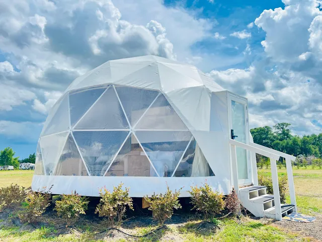 Flatonia Glamping Resort & RV Park