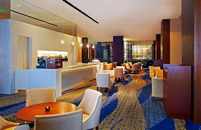 LOUNGE & BAR HORIZON