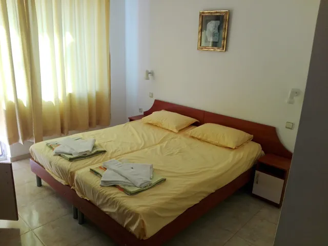 Хотел "Тихия кът"