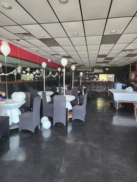 MarZyLo'S Cocktail Lounge and Grill