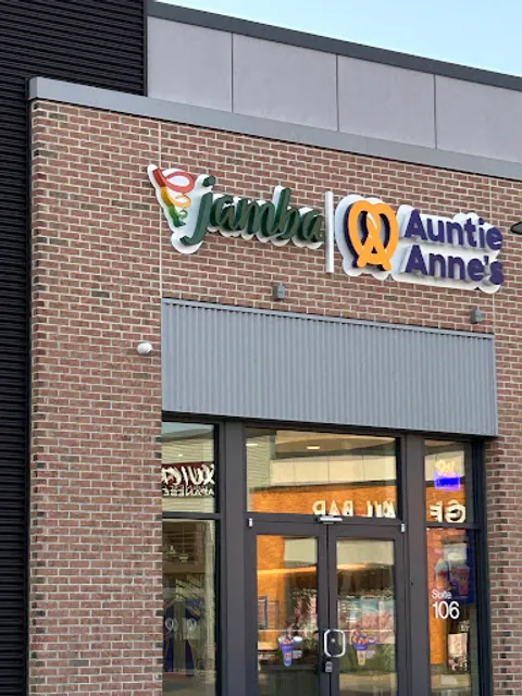Auntie Anne's / Jamba Juice