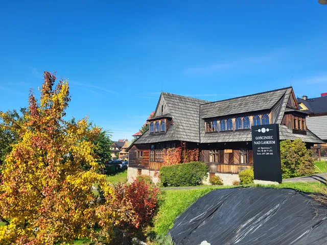 Gościniec nad laskiem