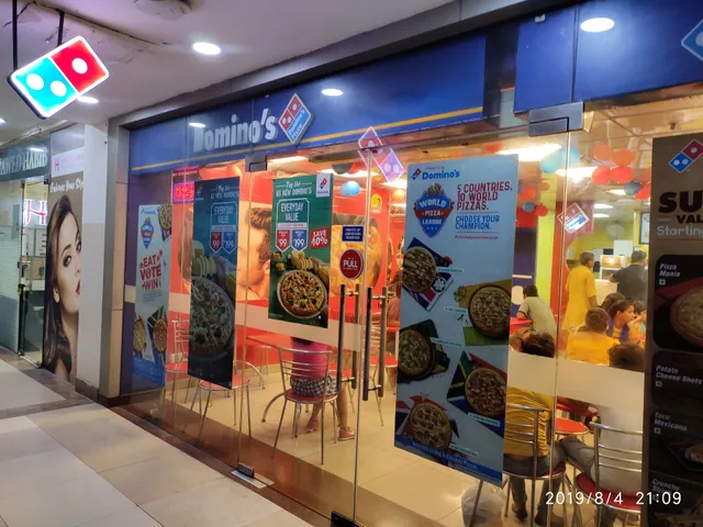 Domino's Pizza | Sarojni Nagar, New Delhi