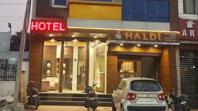 Hotel Teeja's Aiims road - Haldi Restaurant