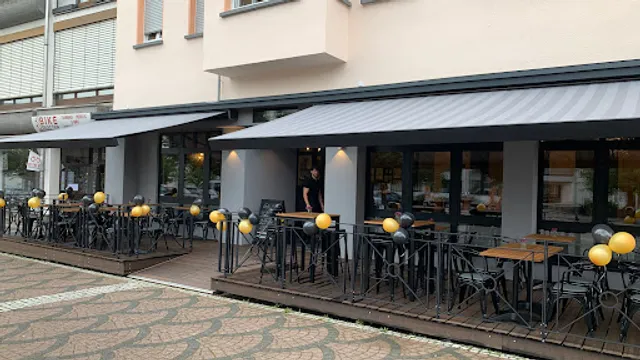 Bleib noch Bistro Weinbar