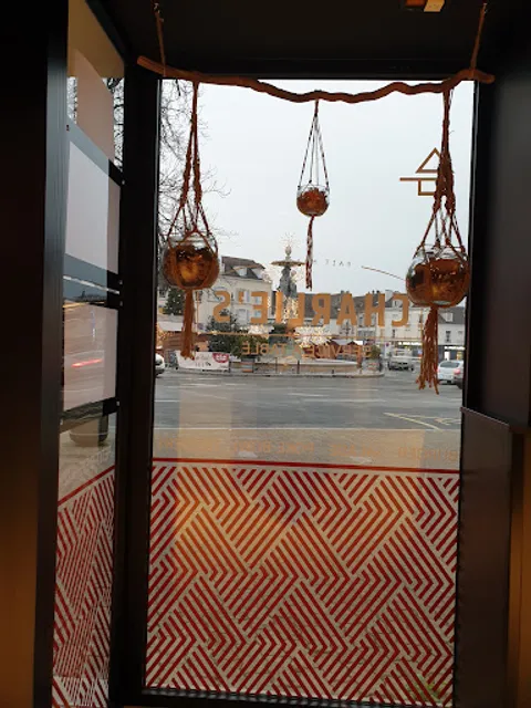 Burgers de Charlie change de nom et devient "The Bun Theory"