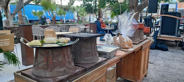 ΙΝΤΡΙΓΚΑ ΚΑΦΕ ΜΠΑΡ