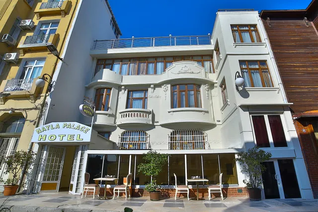 Nayla Palace Hotel