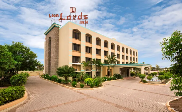 Lion Lords Inn Rajula