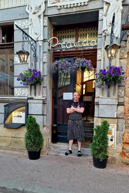 Restauracja „PRAWDA”