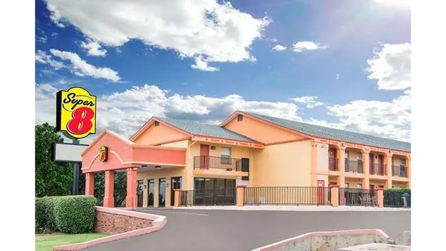 Super 8 by Wyndham Tulsa/Arpt/St Fairgrounds
