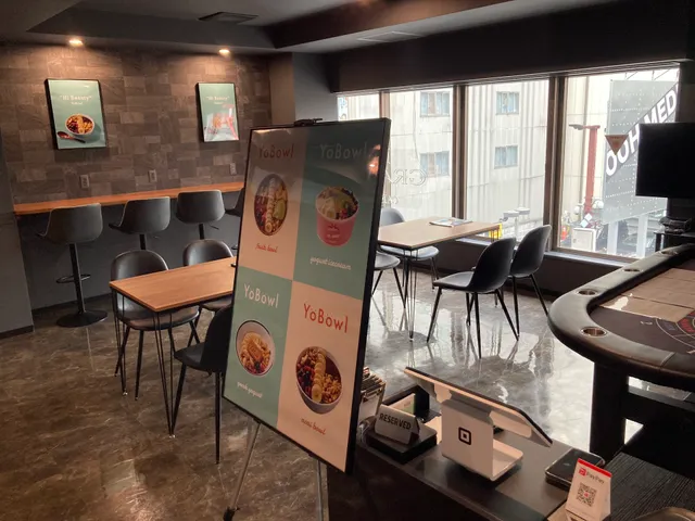 Yobowl 福岡天神店（アサイーボウル専門店）