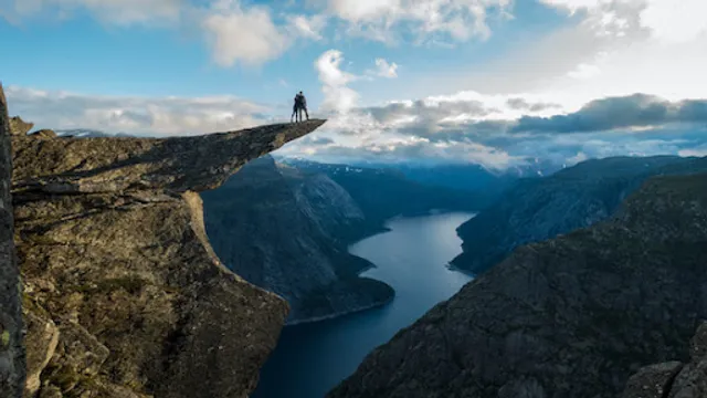Trolltunga "Troll's Tongue"