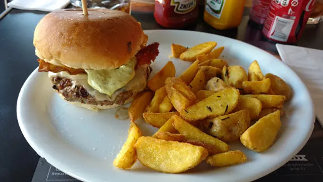 Marietta & Marvin - Plaza Norte (Asa Norte)