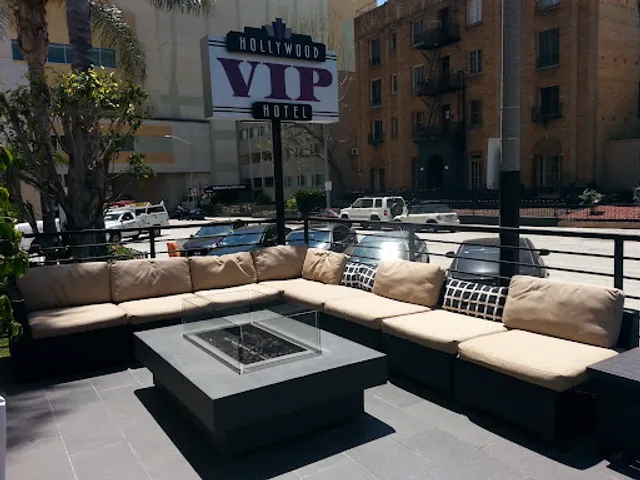 Hollywood VIP Hotel