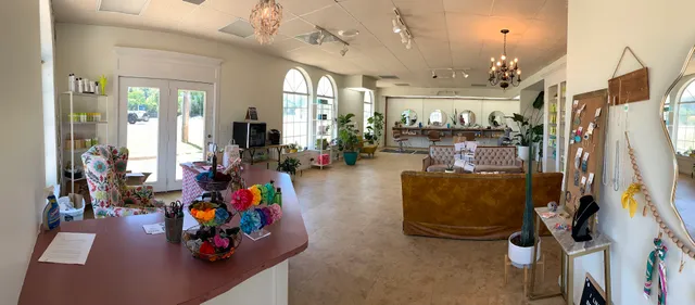 Jamie Wallace Curl Studio