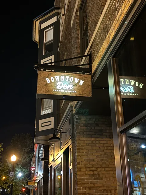 Downtown Den Tavern & Pizza